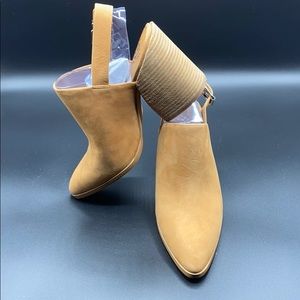 VINCE CAMUTO CHEMINE BOOTIE! SIZE 10 - NIB!